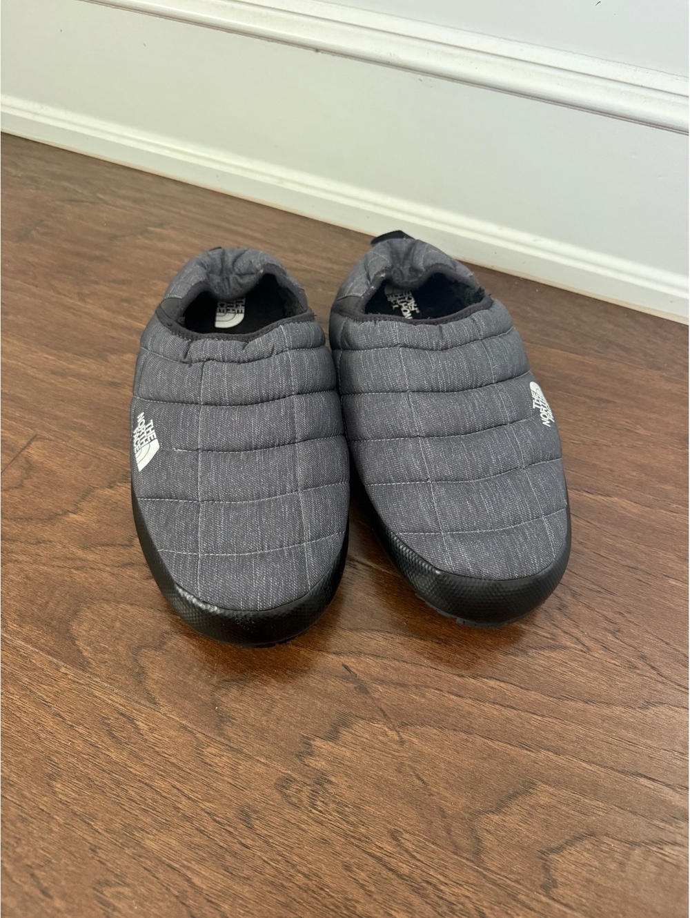 01171 The North Face Women's Thermoball Traction Mule V Winter Shoes-US 14